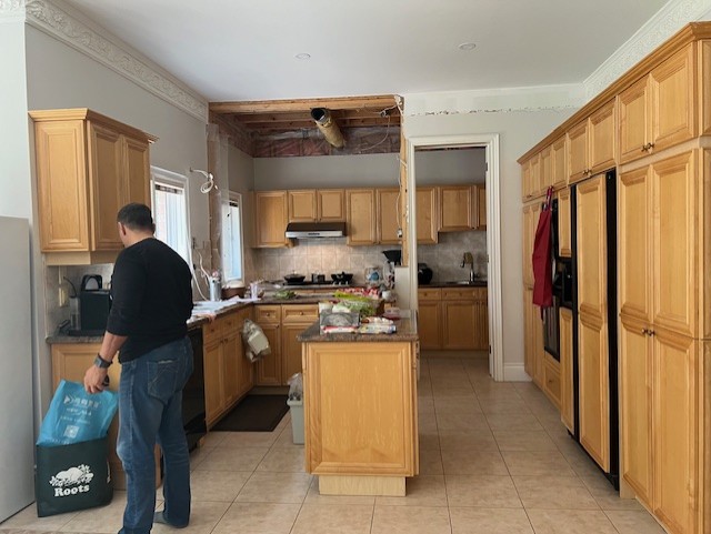 Markham-kitchen-before.