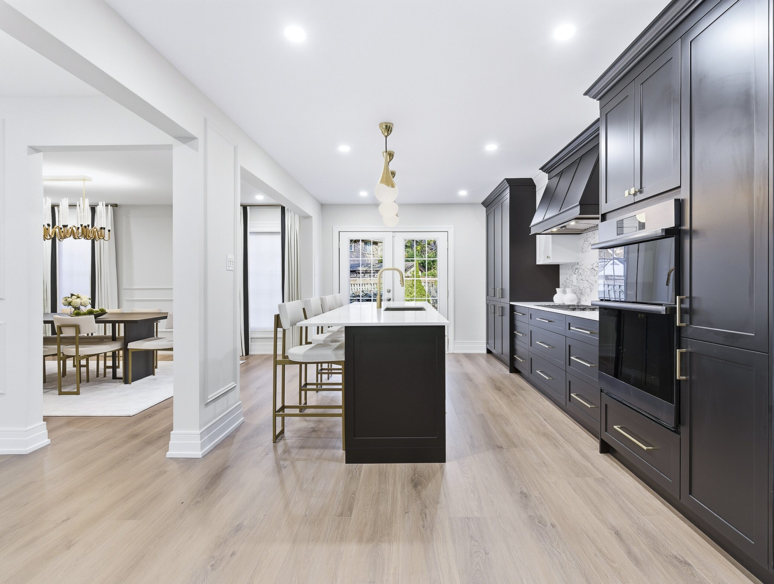 90’S Revival: Breathing New Life into a Dated Home